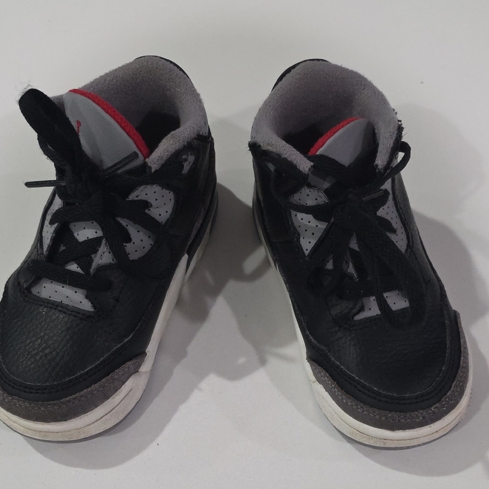 Kids Jordan Black and Red Sneakers Size 8c